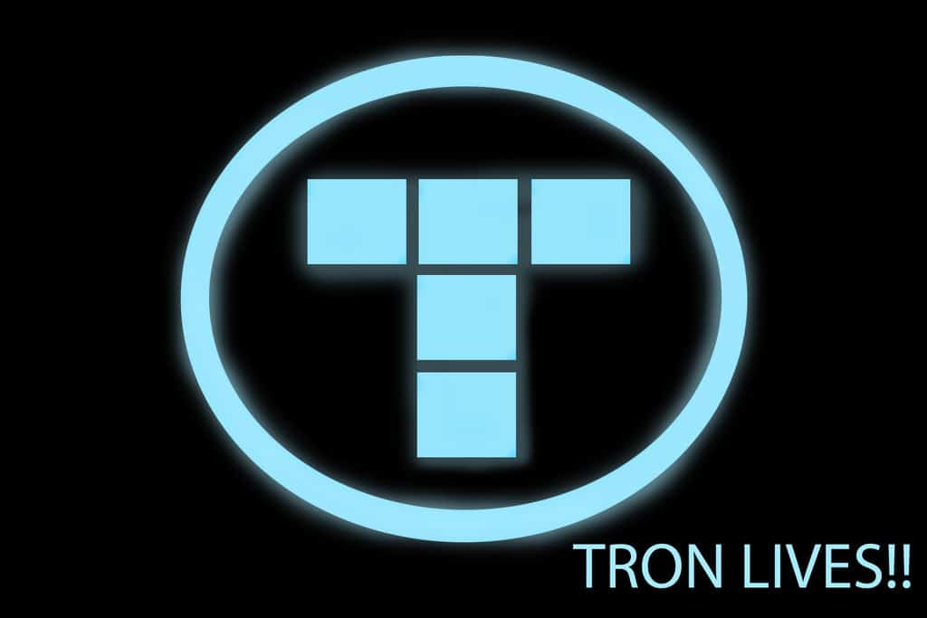tron_uprising_by_fang20-d5tlg9h